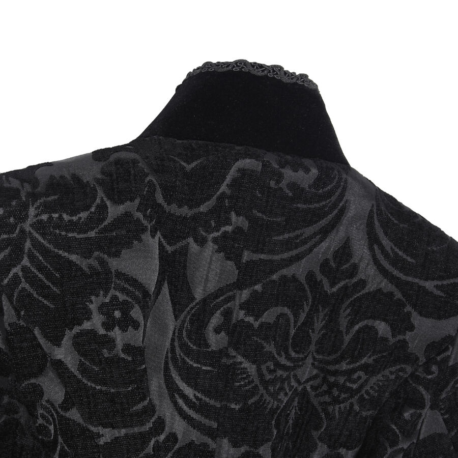 photo n°15 : Manteau long femme gothic brocard noir
