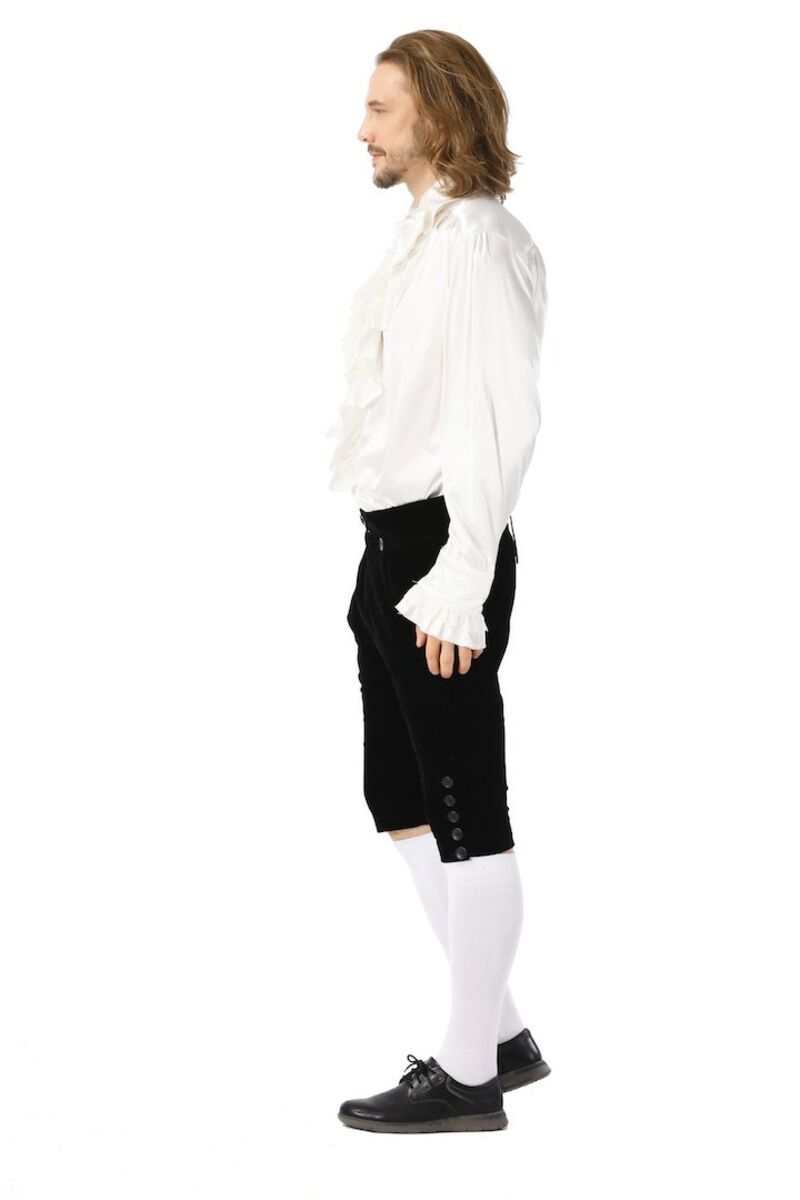 photo n°3 : Chemise gothique à jabot blanc