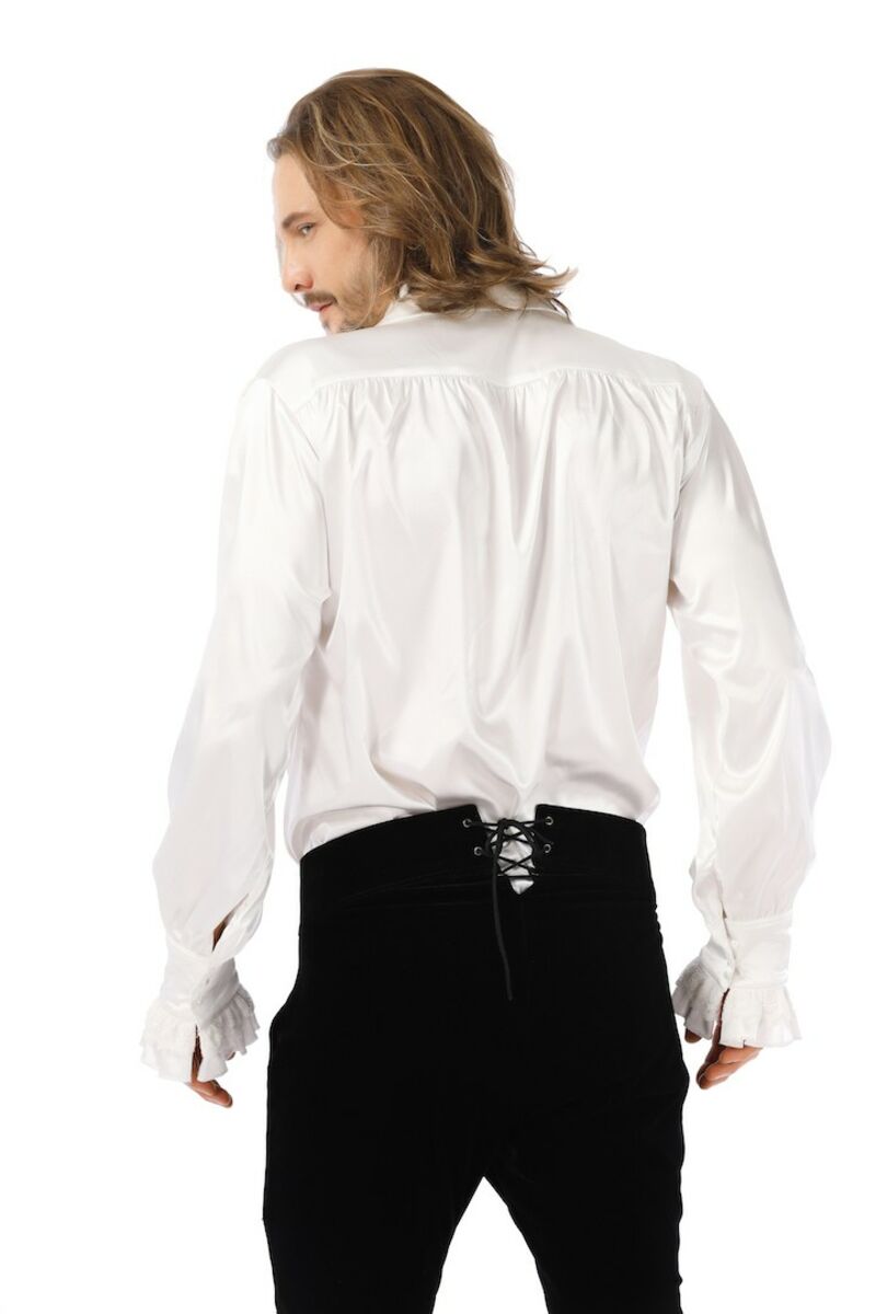 photo n°5 : Chemise gothique à jabot blanc