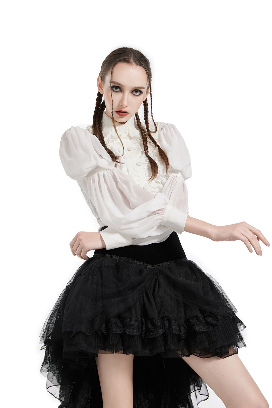 photo n°7 : Chemise gothique bouffante à jabot pour femme