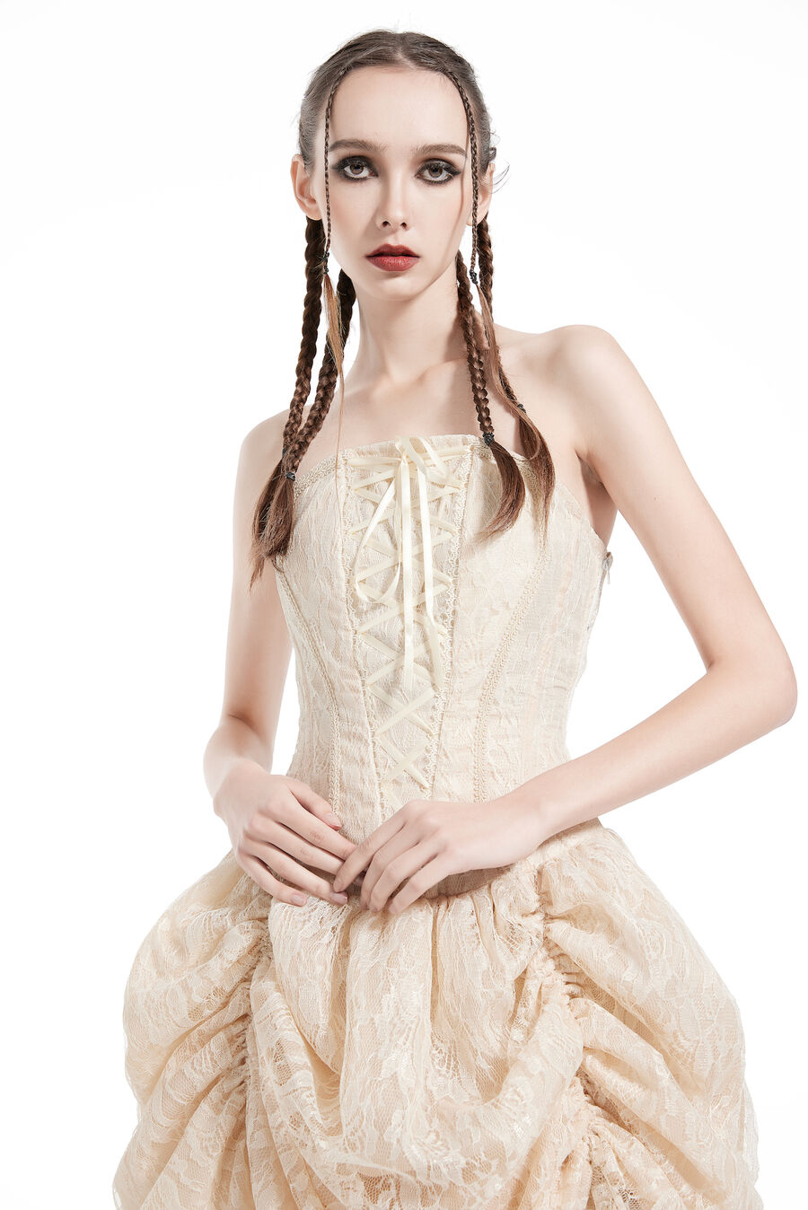 Robe bustier en dentelle gothique blanc