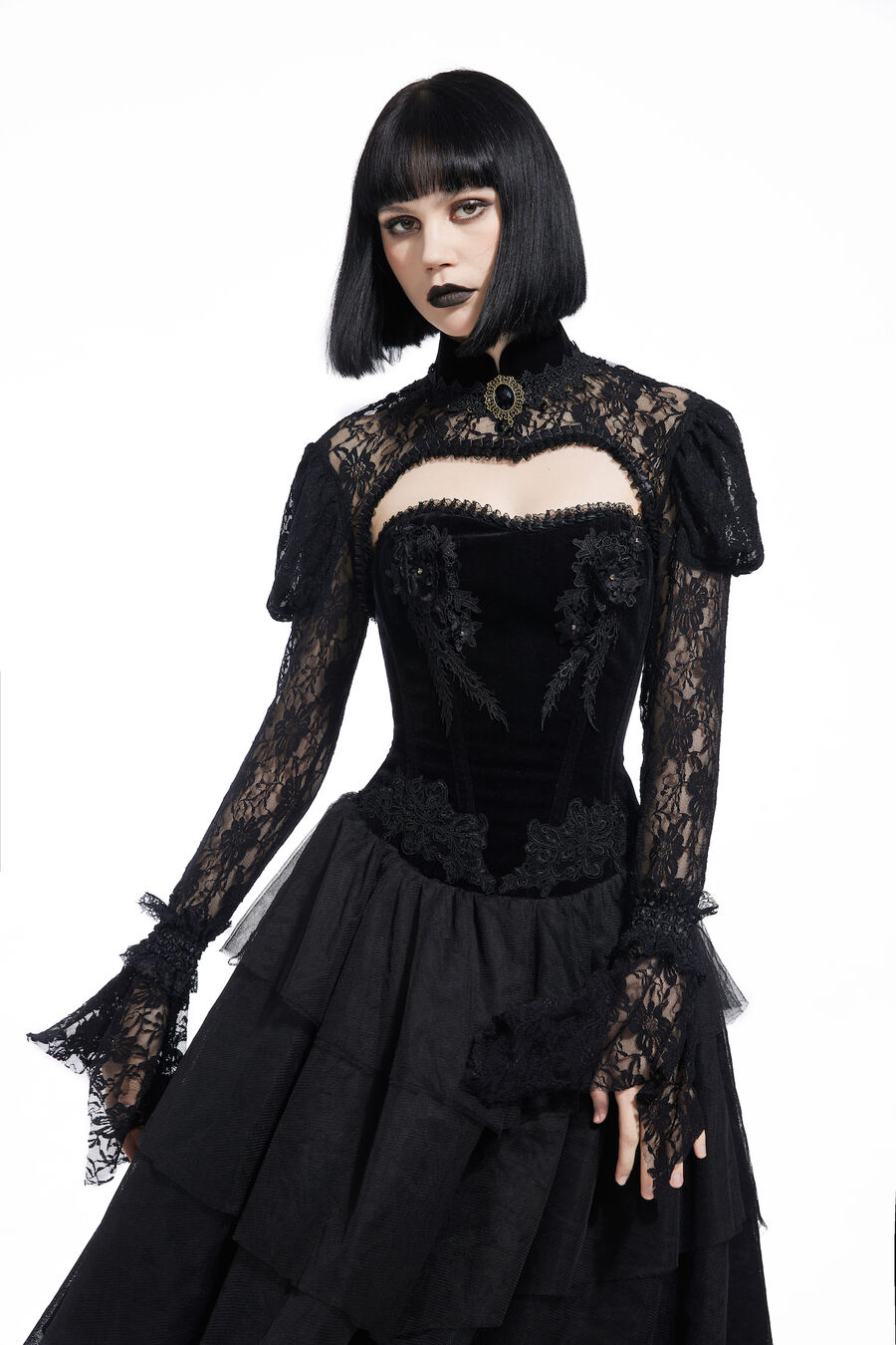 photo n°7 : bolero femme en dentelle gothic