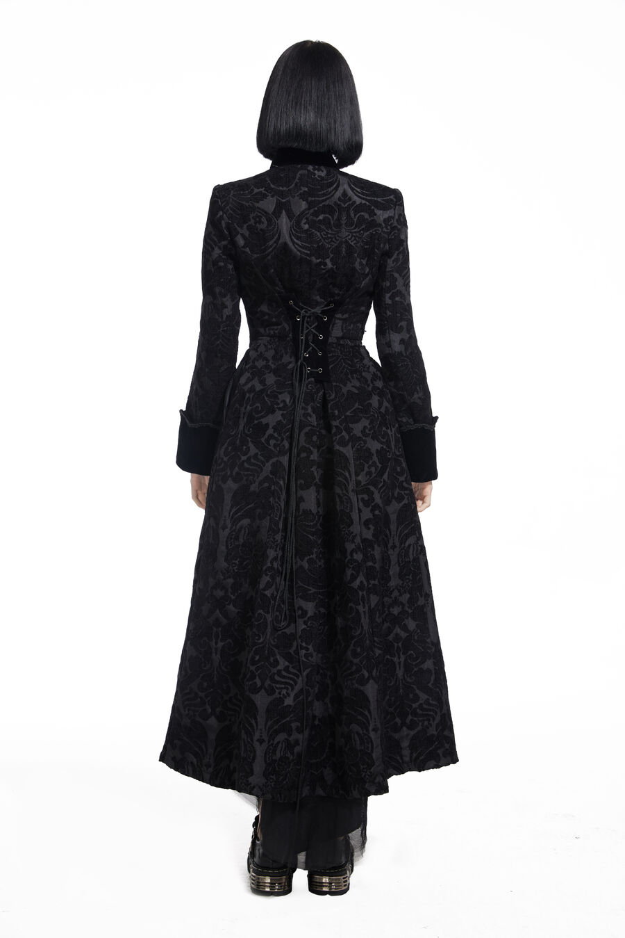 photo n°6 : Manteau long femme gothic brocard noir