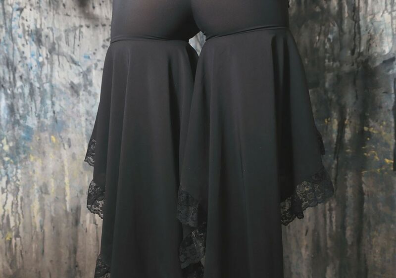 photo n°4 : Pantalon gothique femme