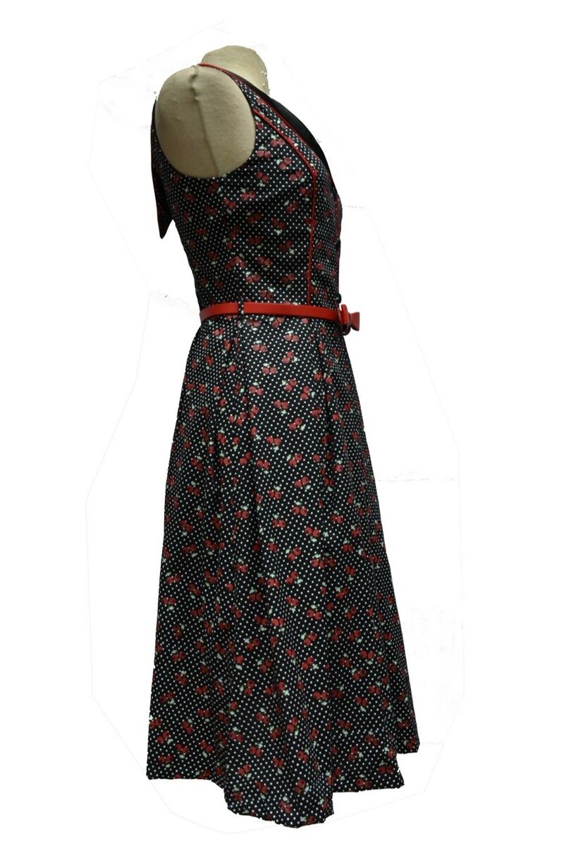 photo n°2 : Robe Glamour sans manche noir avec petite fleur rouge