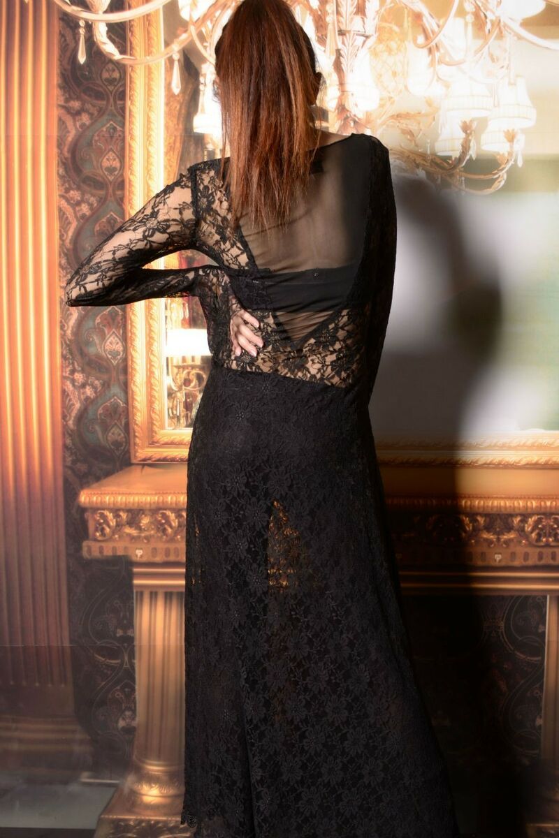 photo n°2 : Robe longue gothique en dentelle Noir